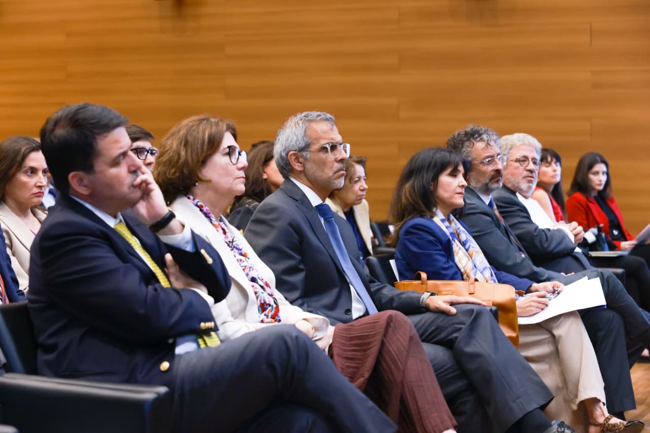 efb94c0a-0785-4954-8369-77bc6060a852